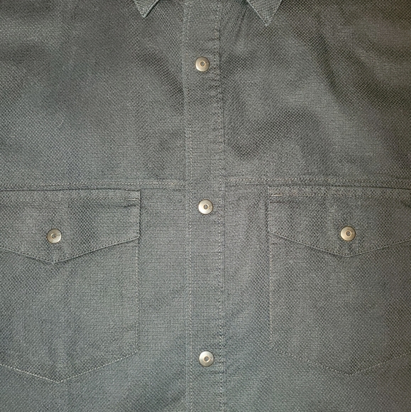 Calvin Klein button up short sleeve - Picture 4 of 4